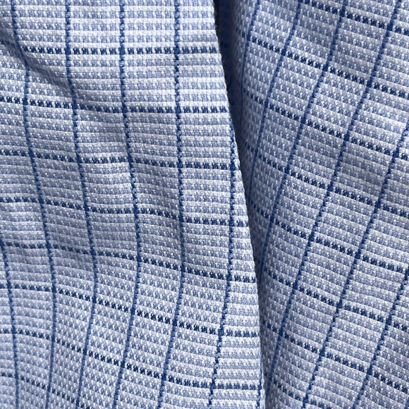 Stunning BNWT Victorinox shirt in blue size medium- beautiful details & fabric!! - Picture 5 of 9